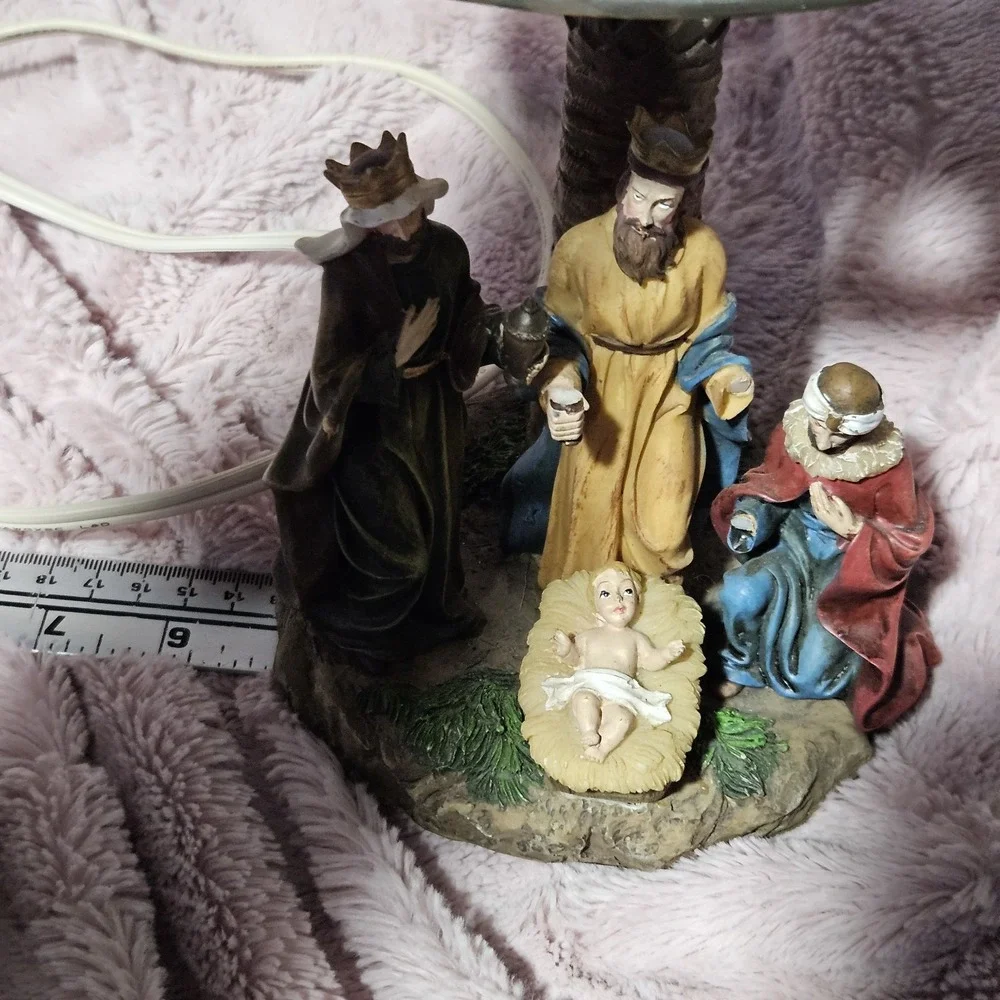 Vintage Nativity Table Lamp | Golden Treasures Christmas Decor‎